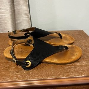Black Comfort Sandal